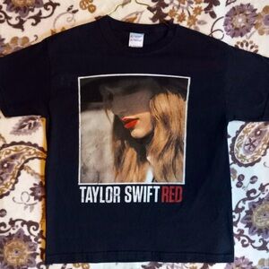 Taylor Swift Red t-shirt
